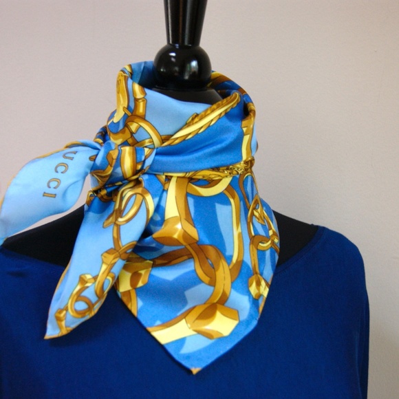 New Gucci Logo Chains Blue Gold Twill Silk Scarf with Gift Gucci Box - Picture 12 of 12
